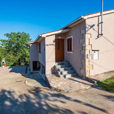 2 Bedroom Amazing Home In Rakotule Extérieur photo